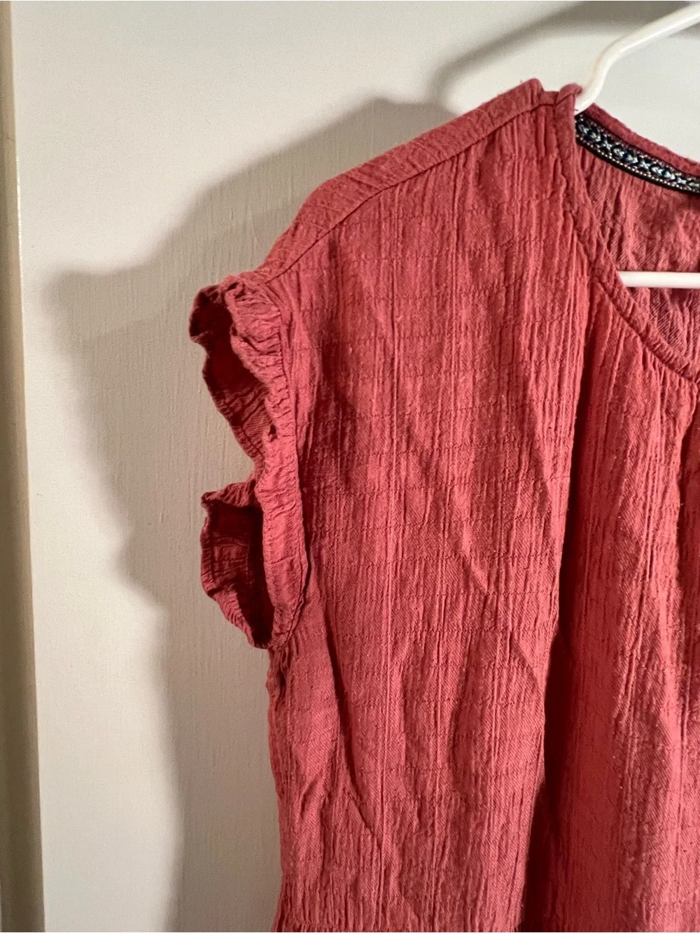 Knox Rose Women’s Sz Medium Mini Dress Pink Gauzy Flutter Sleeve Crewneck Tiered